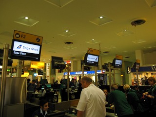 アイスランド航空のチェックインカウンター